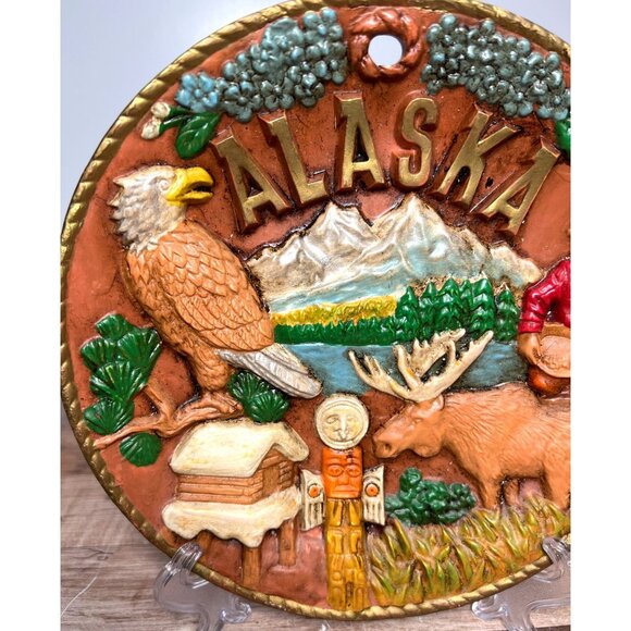 Vintage Alaska Souvenir Wall Plaque With 3D Relief Design - Picture 3 of 5